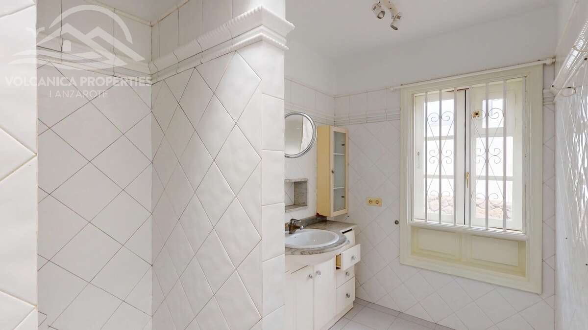 3 soveværelse Villa til salg i Playa Blanca med swimmingpool garage - € 840.000 (Ref: 9425585)