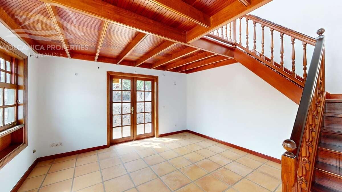 3 soveværelse Villa til salg i Playa Blanca med swimmingpool garage - € 840.000 (Ref: 9425585)