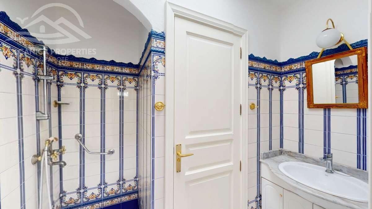 3 soveværelse Villa til salg i Playa Blanca med swimmingpool garage - € 840.000 (Ref: 9425585)