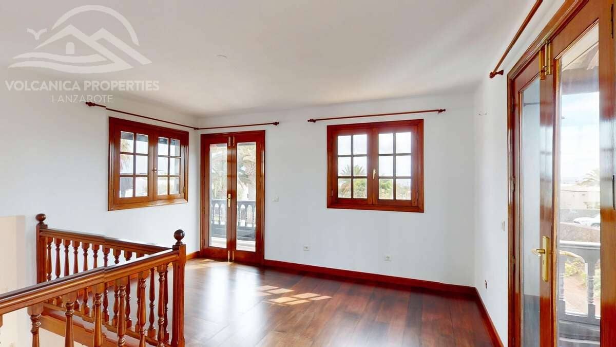 3 soveværelse Villa til salg i Playa Blanca med swimmingpool garage - € 840.000 (Ref: 9425585)