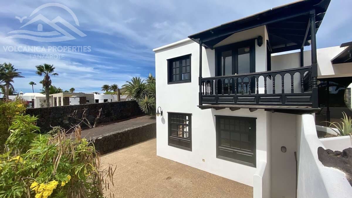 3 soveværelse Villa til salg i Playa Blanca med swimmingpool garage - € 840.000 (Ref: 9425585)