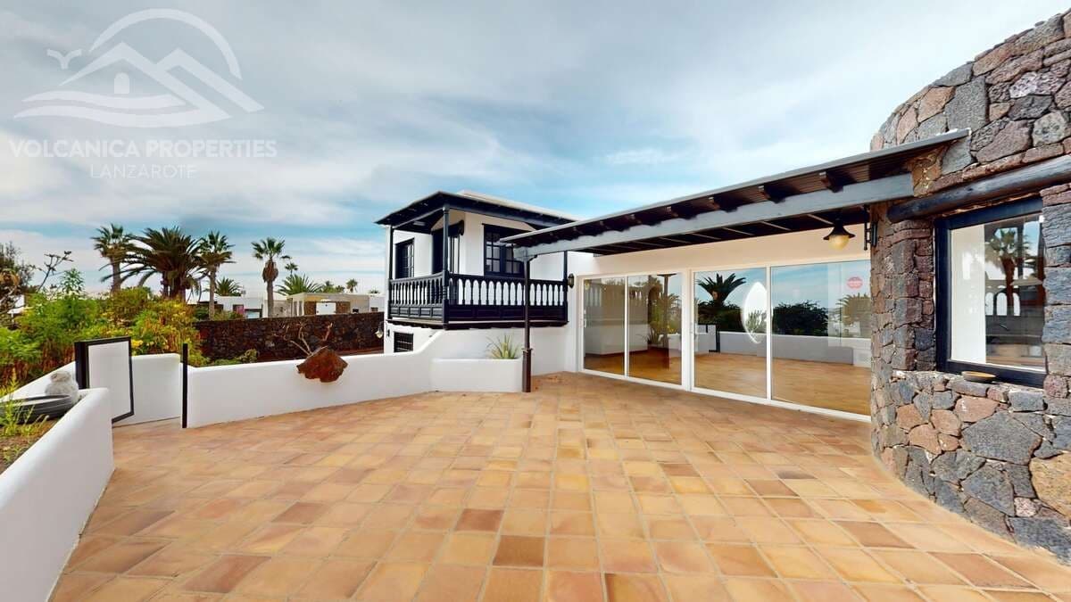 3 soveværelse Villa til salg i Playa Blanca med swimmingpool garage - € 840.000 (Ref: 9425585)