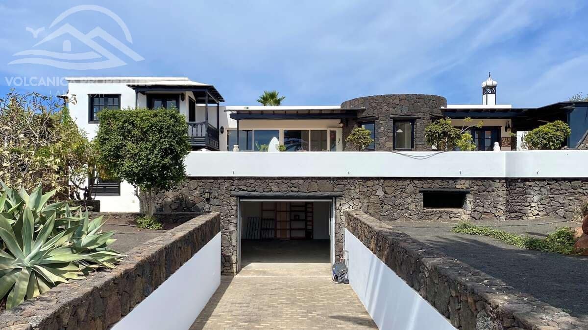 3 soveværelse Villa til salg i Playa Blanca med swimmingpool garage - € 840.000 (Ref: 9425585)