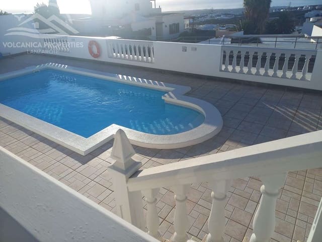 4 soveværelse Villa til salg i Tías med swimmingpool - € 745.000 (Ref: 9426750)