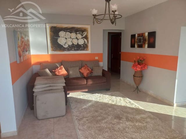 4 soveværelse Villa til salg i Tías med swimmingpool - € 745.000 (Ref: 9426750)