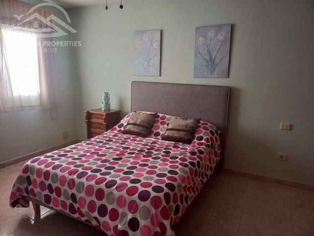 4 soveværelse Villa til salg i Tías med swimmingpool - € 745.000 (Ref: 9426750)