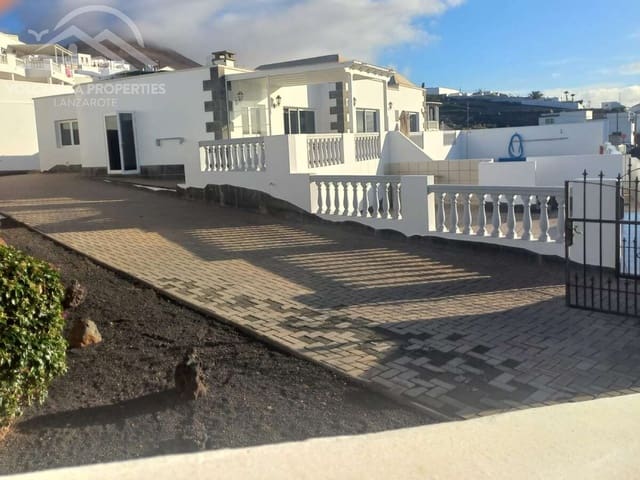 4 slaapkamer Villa te koop in Tías met zwembad - € 745.000 (Ref: 9426750)