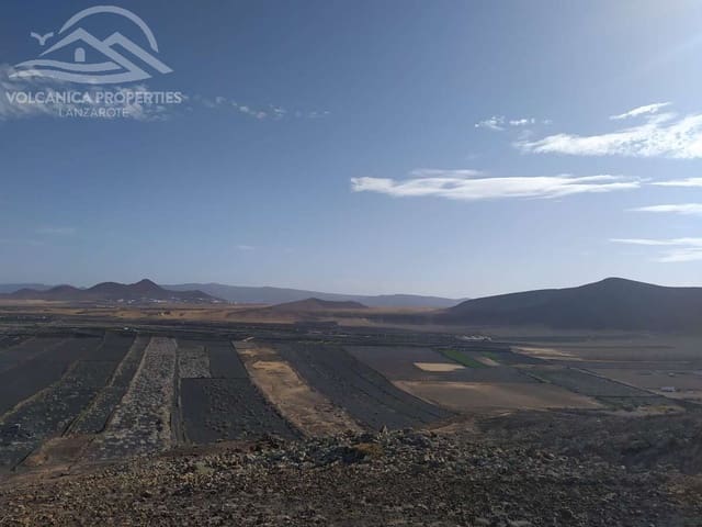 Grunde uden byggetilladelser til salg i El Cuchillo, Tinajo - € 39.000 (Ref: 9445557)