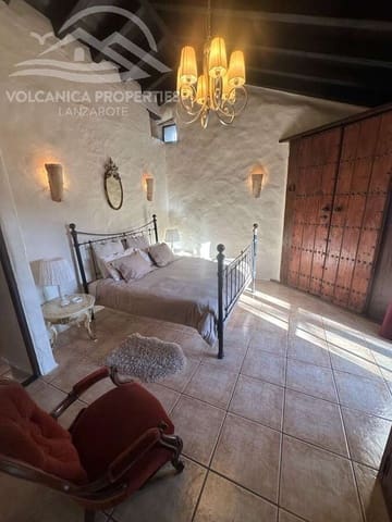 5 soveværelse Villa til salg i Tiagua, Teguise med swimmingpool - € 895.000 (Ref: 9448572)