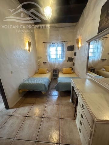 5 soveværelse Villa til salg i Tiagua, Teguise med swimmingpool - € 895.000 (Ref: 9448572)