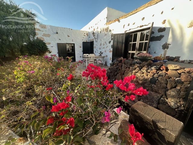 5 soveværelse Villa til salg i Tiagua, Teguise med swimmingpool - € 895.000 (Ref: 9448572)