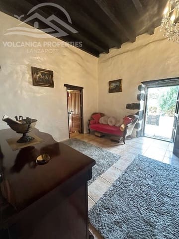 Chalet de 5 habitaciones en Tiagua, Teguise en venta con piscina - 895.000 € (Ref: 9448572)