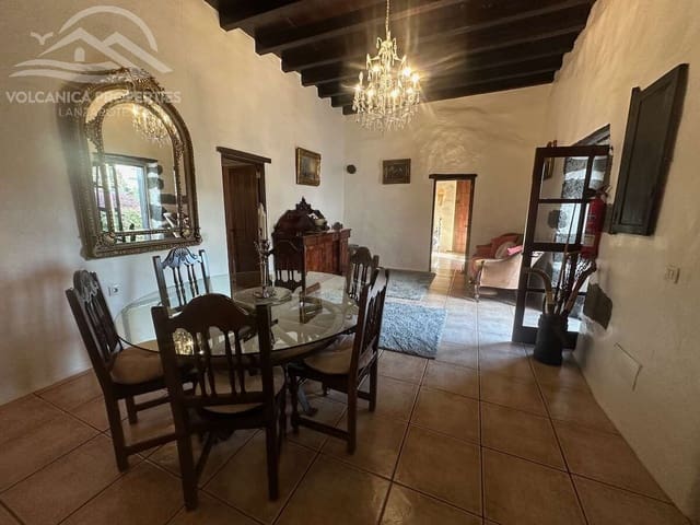 Chalet de 5 habitaciones en Tiagua, Teguise en venta con piscina - 895.000 € (Ref: 9448572)