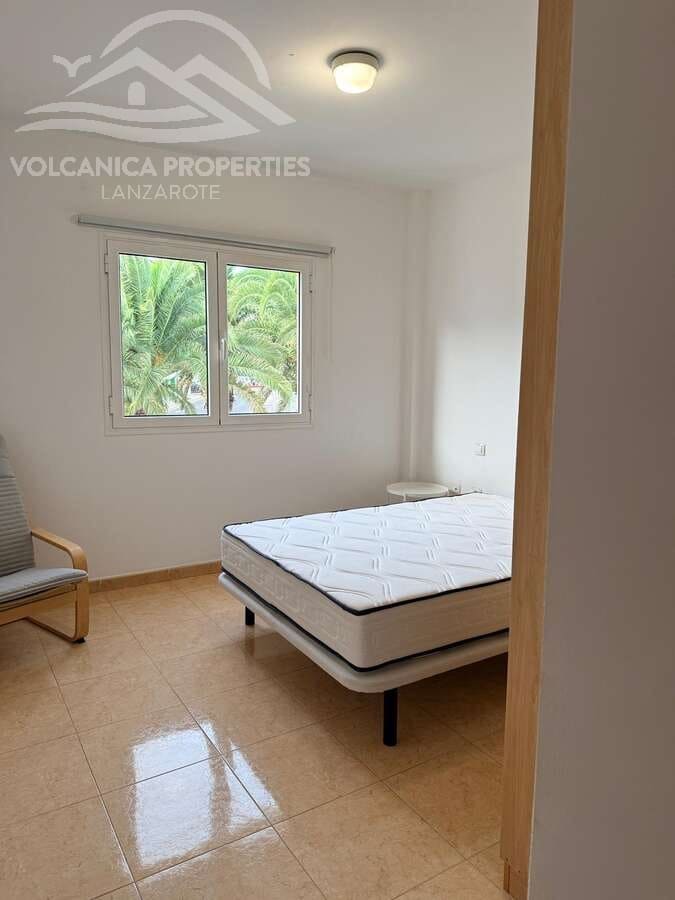 2 bedroom Apartment for sale in Arrecife - € 210,000 (Ref: 9689938)
