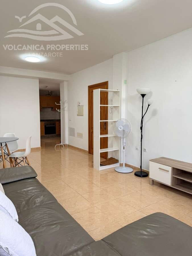 2 bedroom Apartment for sale in Arrecife - € 210,000 (Ref: 9689938)