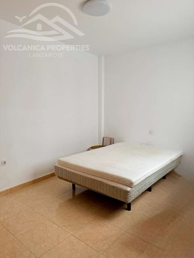 2 bedroom Apartment for sale in Arrecife - € 210,000 (Ref: 9689938)