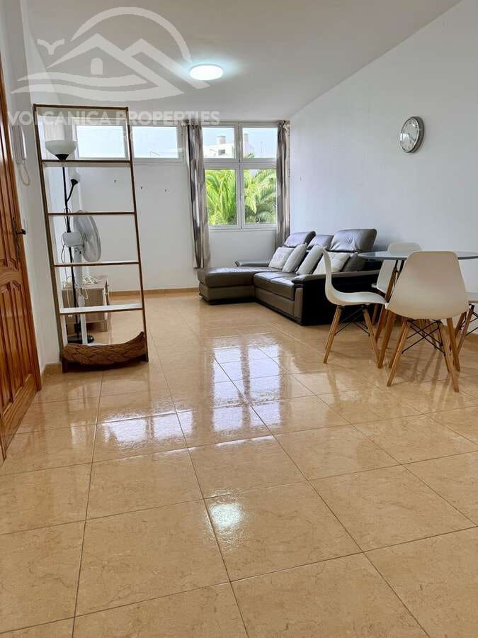 2 bedroom Apartment for sale in Arrecife - € 210,000 (Ref: 9689938)