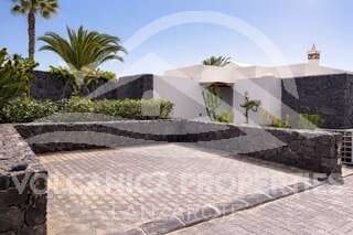 Chalet de 1 habitación en Playa Blanca en venta con piscina - 475.000 € (Ref: 9745212)