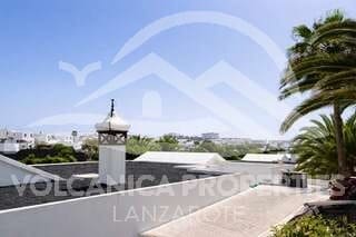 Chalet de 1 habitación en Playa Blanca en venta con piscina - 475.000 € (Ref: 9745212)