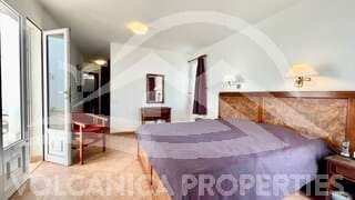 Chalet de 2 habitaciones en Las Brenas, Yaiza en venta con piscina - 590.000 € (Ref: 9745213)