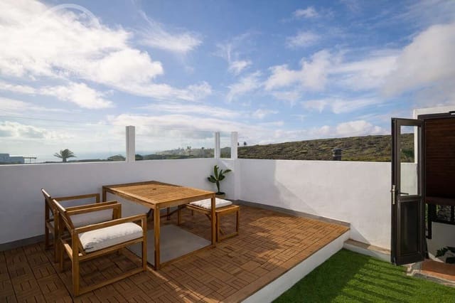 5 bedroom Villa for sale in Ye, Haría - € 379,000 (Ref: 9828172)