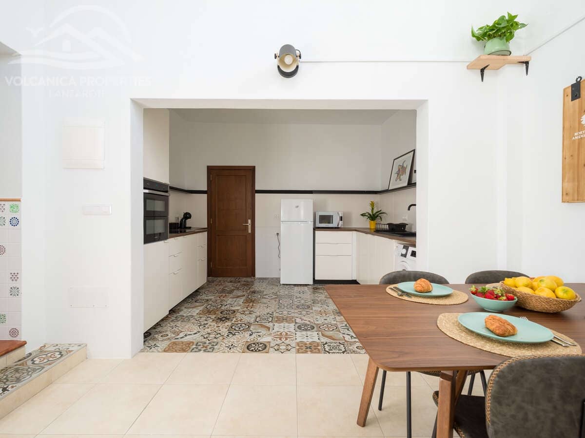 5 bedroom Villa for sale in Ye - € 379,000 (Ref: 9828172)