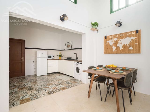 5 bedroom Villa for sale in Ye, Haría - € 379,000 (Ref: 9828172)