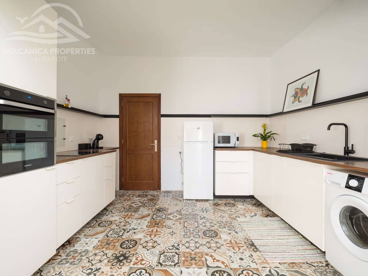 5 bedroom Villa for sale in Ye - € 379,000 (Ref: 9828172)