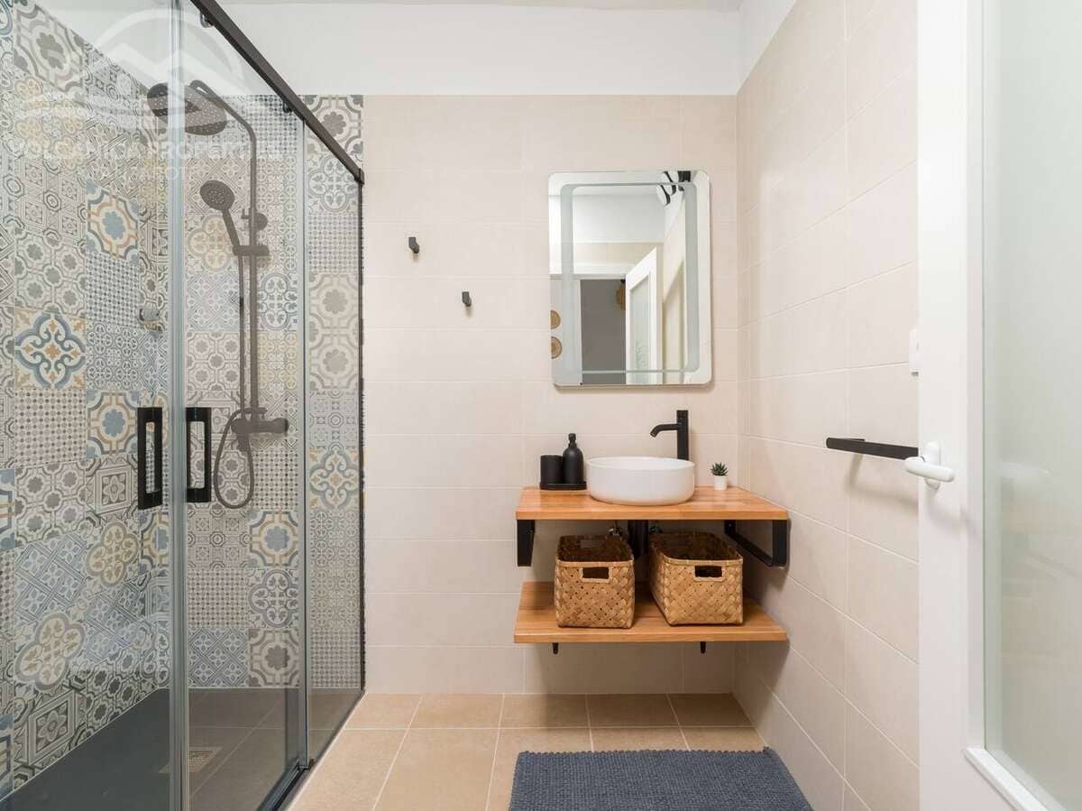 5 bedroom Villa for sale in Ye - € 379,000 (Ref: 9828172)