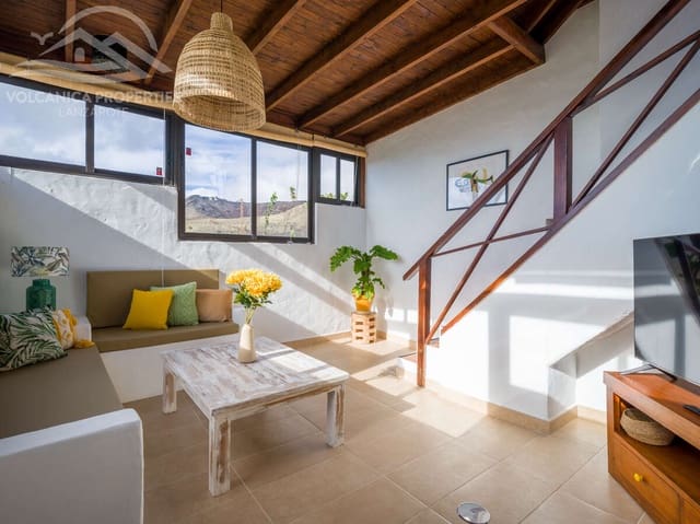 5 bedroom Villa for sale in Ye, Haría - € 379,000 (Ref: 9828172)