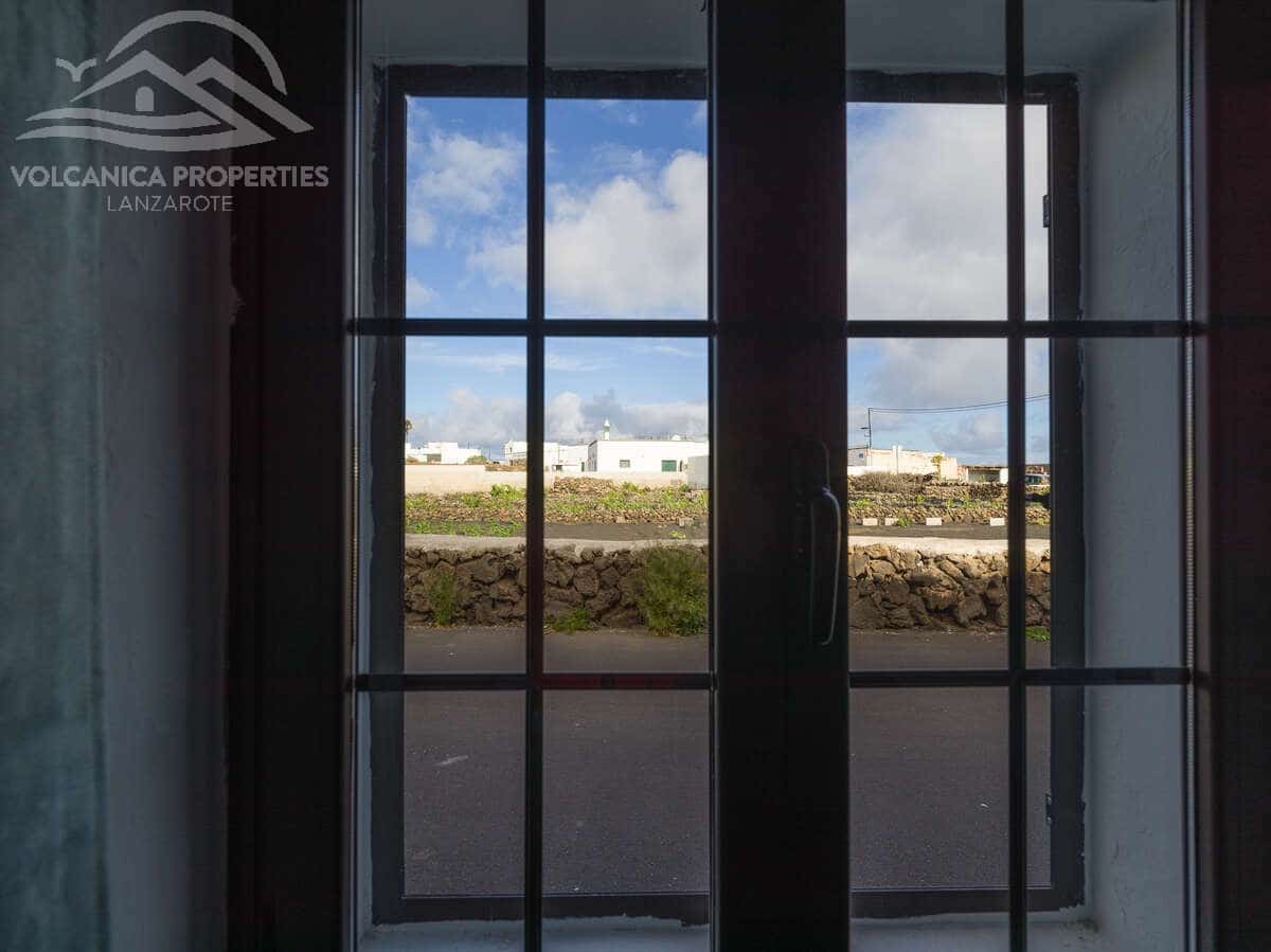 5 bedroom Villa for sale in Ye - € 379,000 (Ref: 9828172)