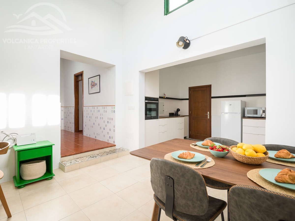 5 bedroom Villa for sale in Ye - € 379,000 (Ref: 9828172)