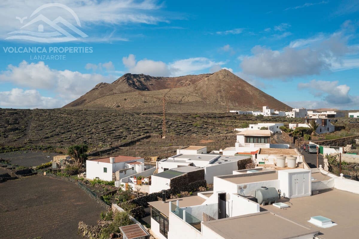 5 bedroom Villa for sale in Ye - € 379,000 (Ref: 9828172)