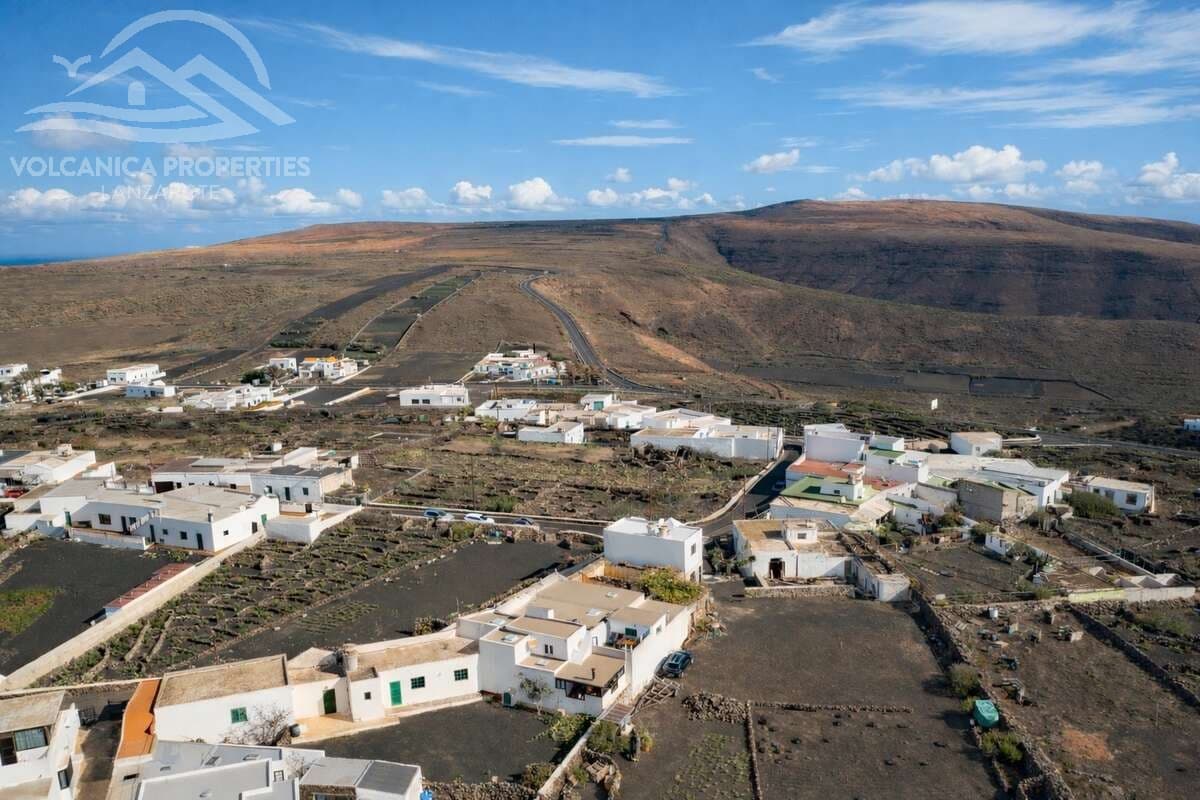 5 bedroom Villa for sale in Ye - € 379,000 (Ref: 9828172)