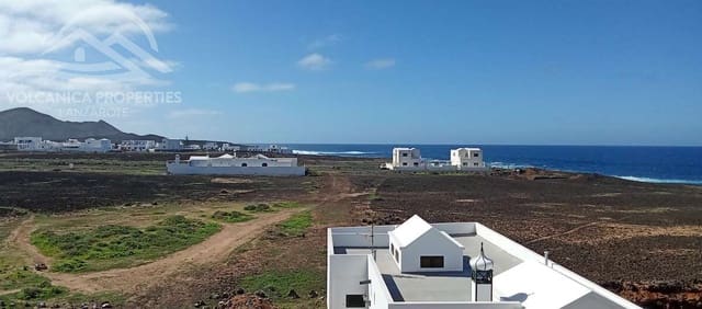 2 soveværelse Lejlighed til salg i La Santa, Tinajo - € 230.000 (Ref: 9917665)