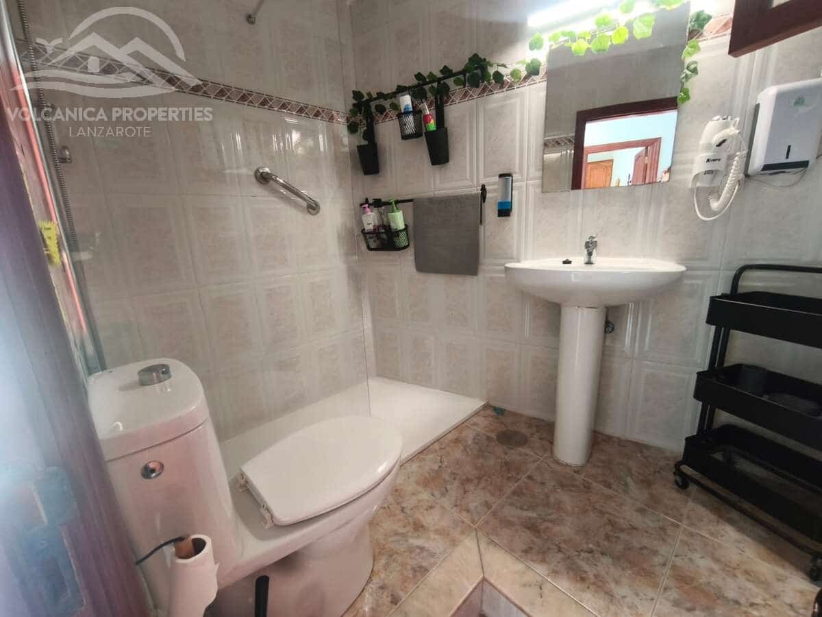 5 bedroom Villa for sale in Orzola - € 465,000 (Ref: 9926615)