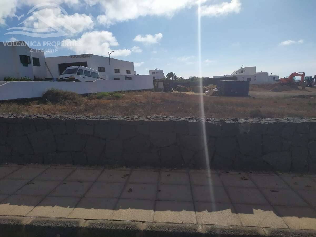 Building Plot for sale in Tinajo - € 115,000 (Ref: 9961864)