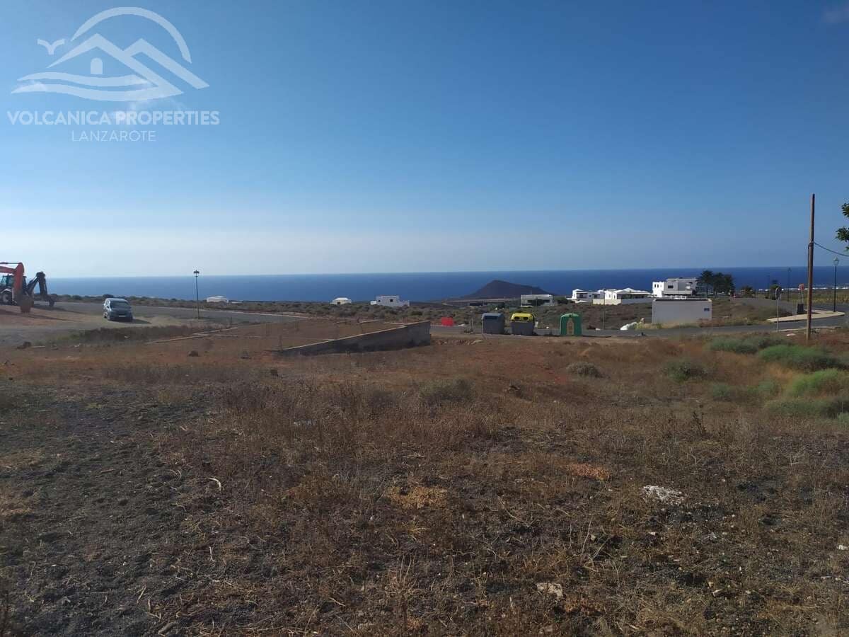 Building Plot for sale in Tinajo - € 115,000 (Ref: 9961864)