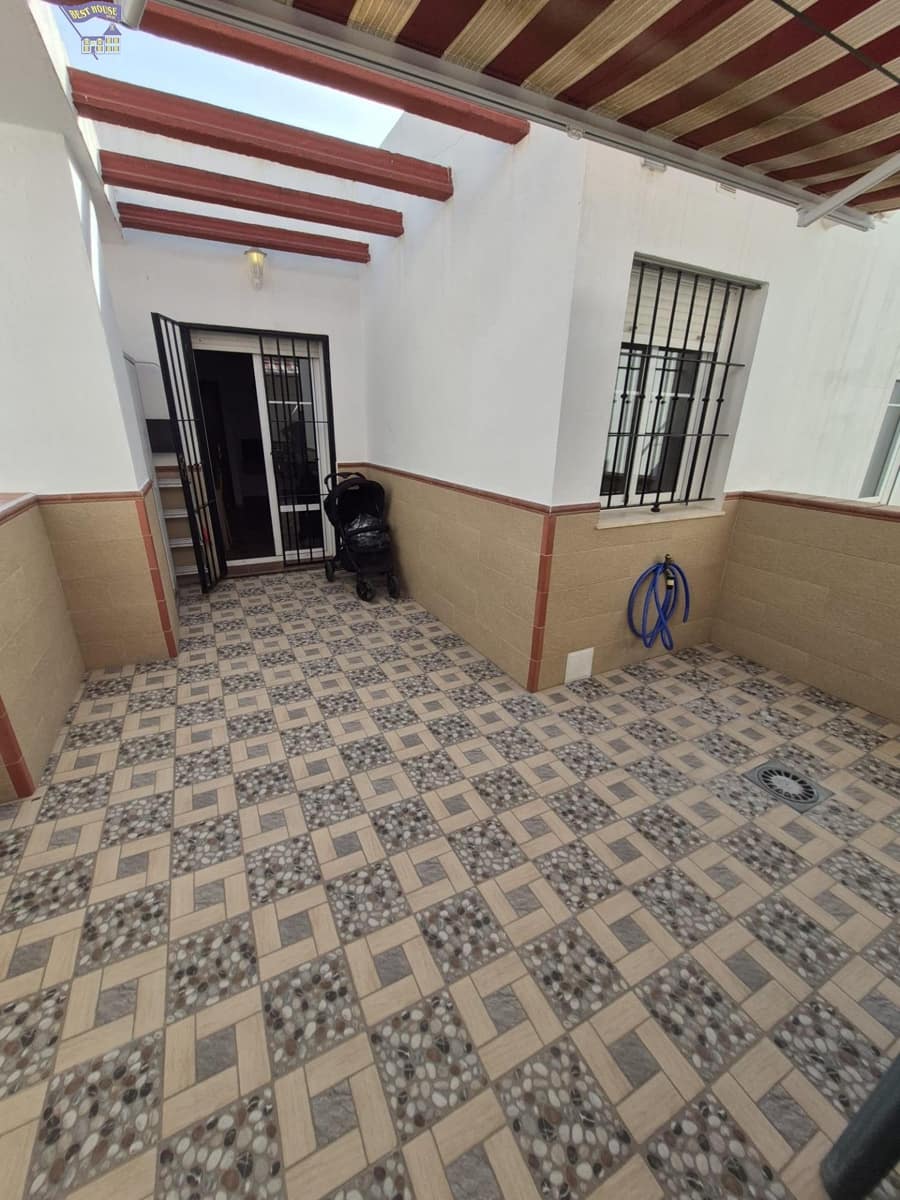 2 bedroom Penthouse for rent in Arcos de la Frontera - € 500 (Ref: 10022631)