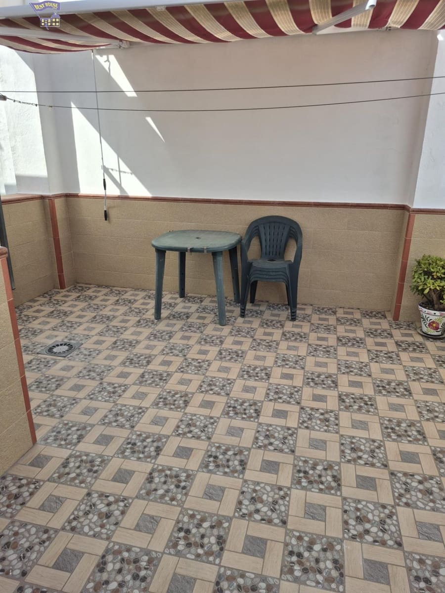 2 bedroom Penthouse for rent in Arcos de la Frontera - € 500 (Ref: 10022631)