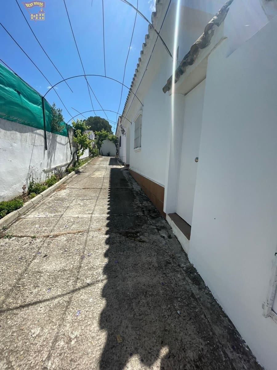 3 soveværelse Finca/Landehus til salg i Arcos de la Frontera med swimmingpool garage - € 170.000 (Ref: 3564679)