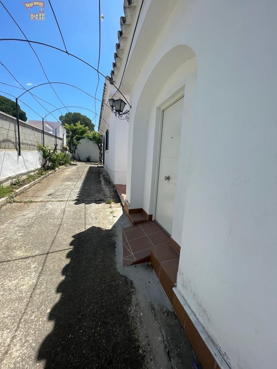 3 soveværelse Finca/Landehus til salg i Arcos de la Frontera med swimmingpool garage - € 170.000 (Ref: 3564679)