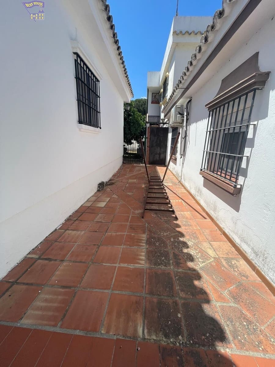 3 soveværelse Finca/Landehus til salg i Arcos de la Frontera med swimmingpool garage - € 170.000 (Ref: 3564679)