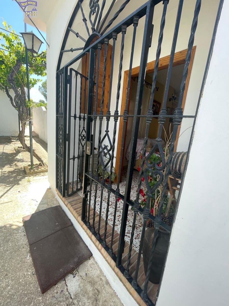 3 soveværelse Finca/Landehus til salg i Arcos de la Frontera med swimmingpool garage - € 170.000 (Ref: 3564679)