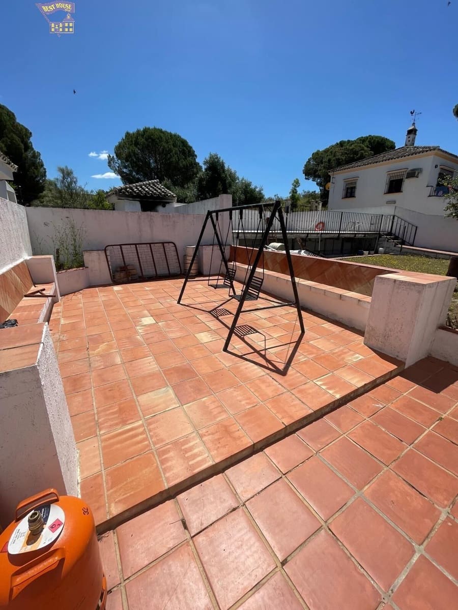 3 soveværelse Finca/Landehus til salg i Arcos de la Frontera med swimmingpool garage - € 170.000 (Ref: 3564679)