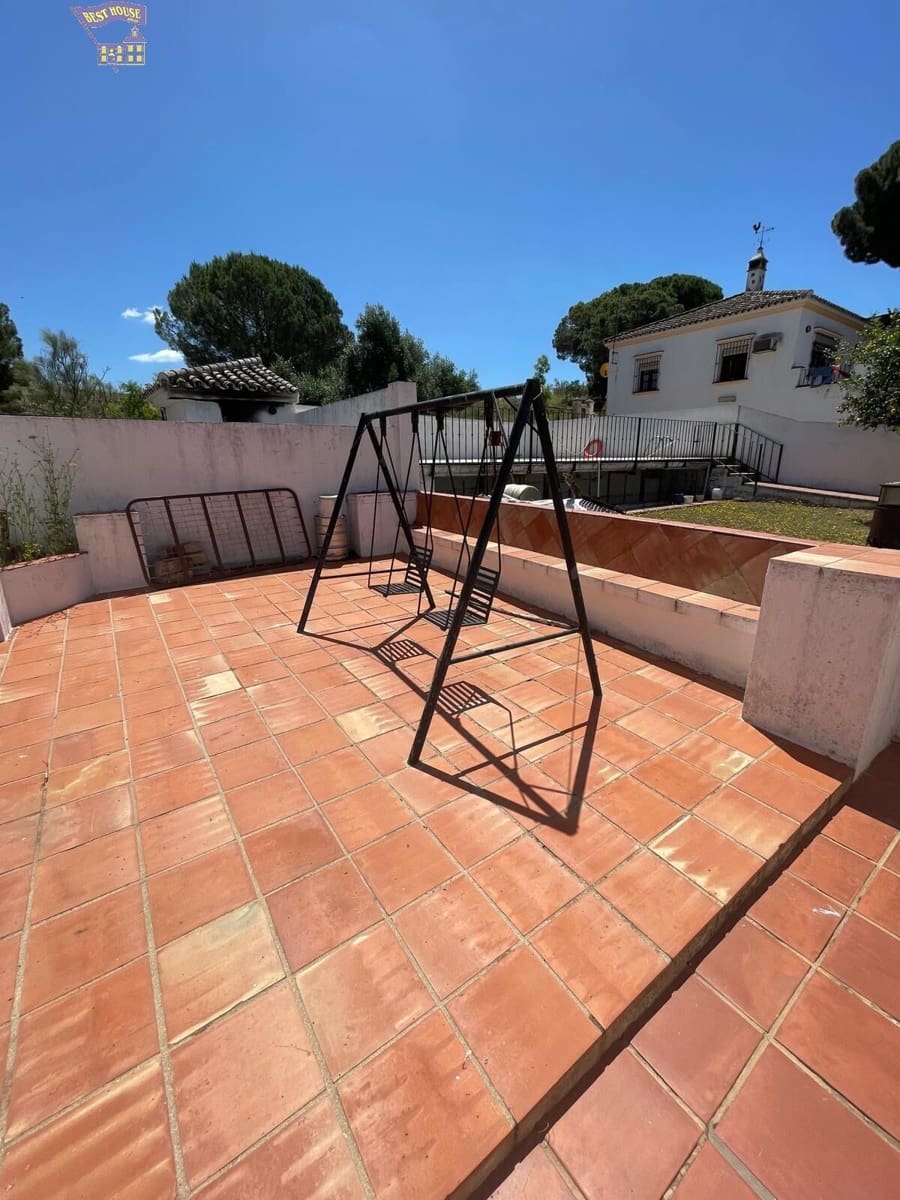3 soveværelse Finca/Landehus til salg i Arcos de la Frontera med swimmingpool garage - € 170.000 (Ref: 3564679)