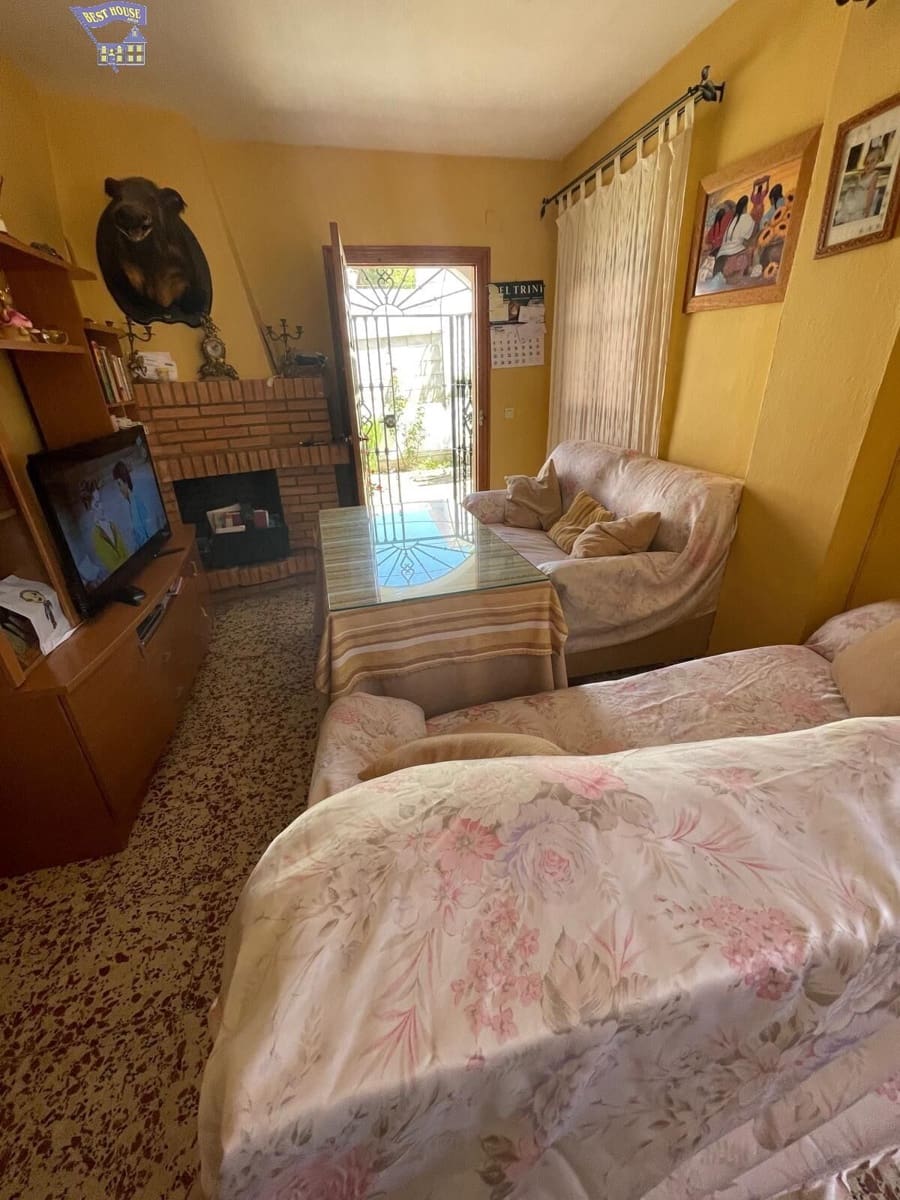 3 soveværelse Finca/Landehus til salg i Arcos de la Frontera med swimmingpool garage - € 170.000 (Ref: 3564679)