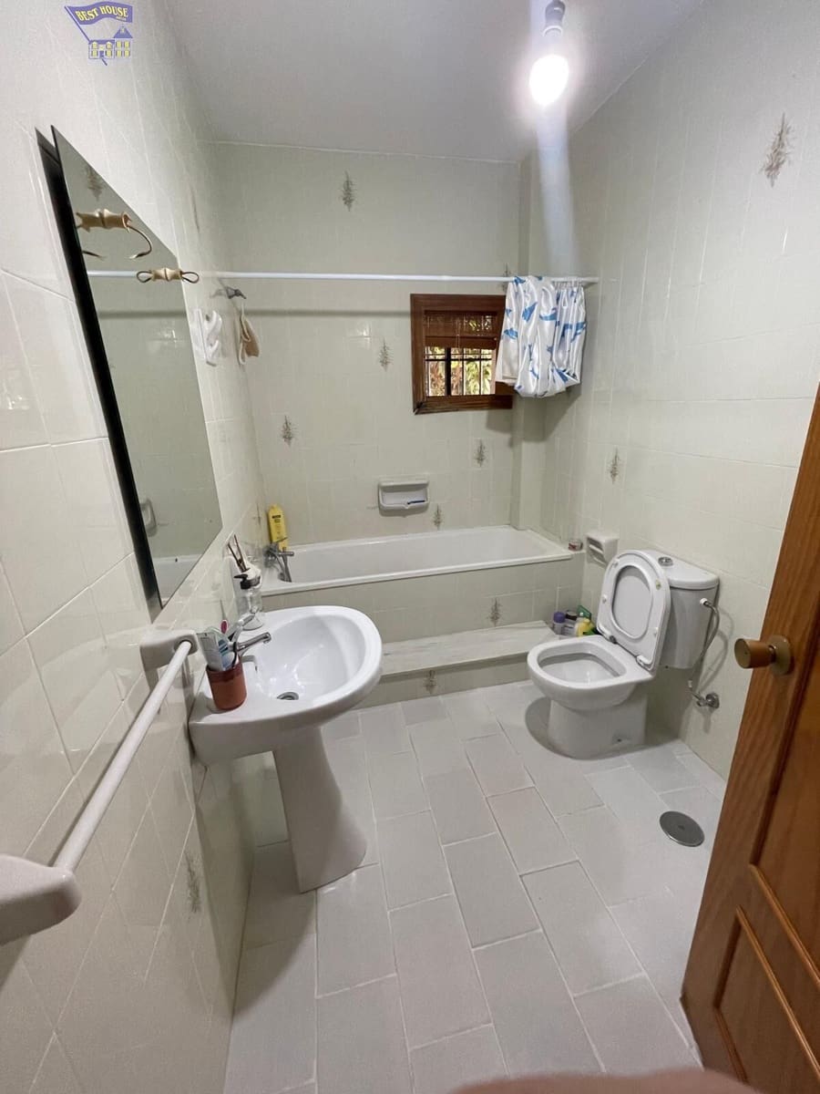 3 soveværelse Finca/Landehus til salg i Arcos de la Frontera med swimmingpool garage - € 170.000 (Ref: 3564679)