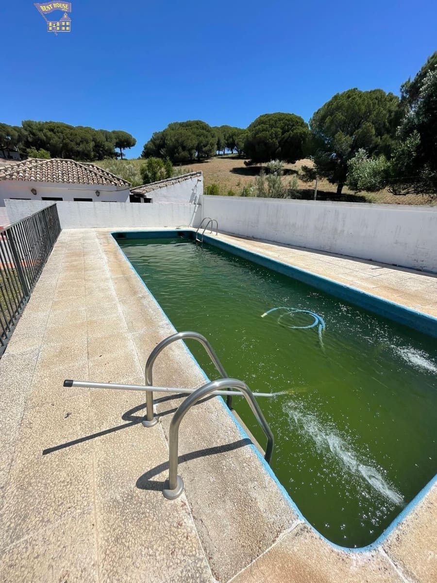 3 soveværelse Finca/Landehus til salg i Arcos de la Frontera med swimmingpool garage - € 170.000 (Ref: 3564679)