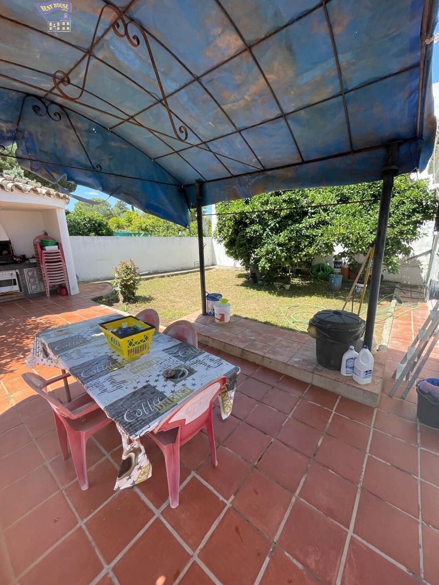 3 soveværelse Finca/Landehus til salg i Arcos de la Frontera med swimmingpool garage - € 170.000 (Ref: 3564679)